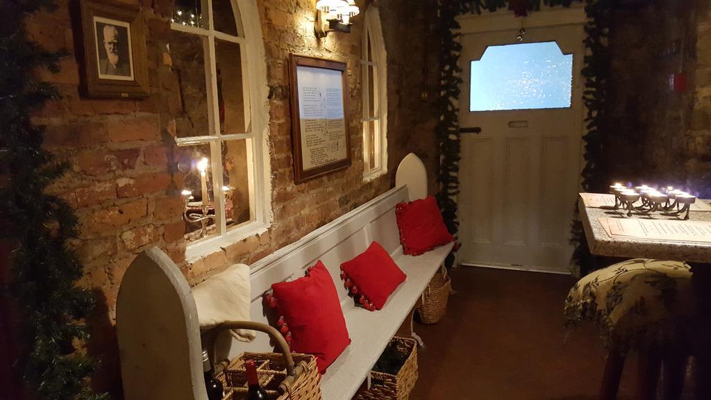 Finnegans Hostel And B&B Accommodation トラリー エクステリア 写真