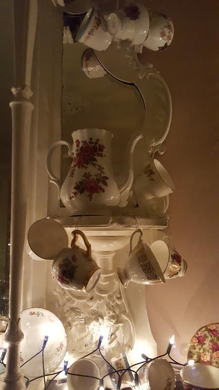 Finnegans Hostel And B&B Accommodation トラリー エクステリア 写真