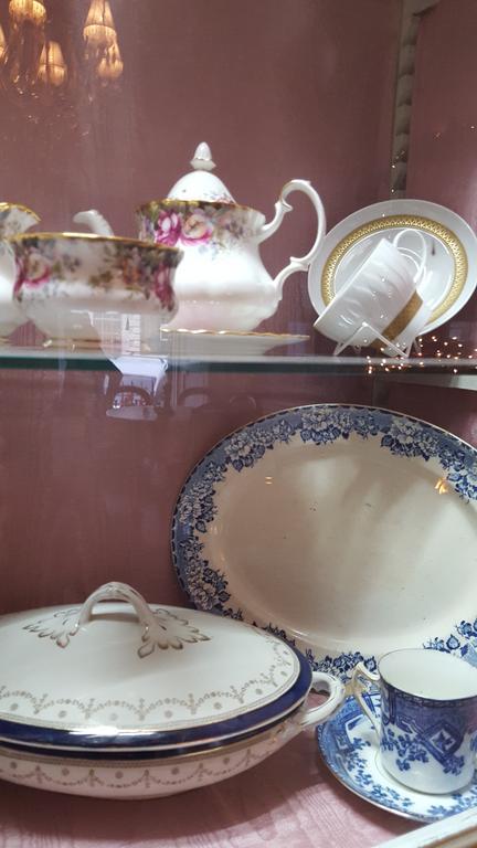 Finnegans Hostel And B&B Accommodation トラリー エクステリア 写真